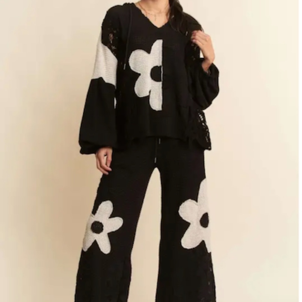 NEW Davi & Dani Waffle Knit Wide Leg Pants with Flower Patch & Lace Size L,M & S - Picture 7 of 15
